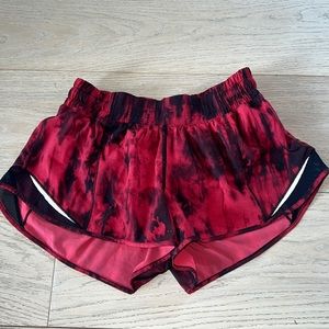 Lululemon Hotty Hot shorts 2.5”
